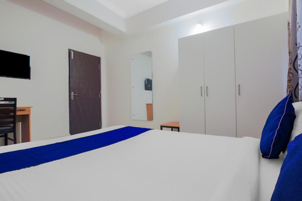 Oyo Silverkey 74581 Nallagandla Hotel Hyderabad Exterior photo
