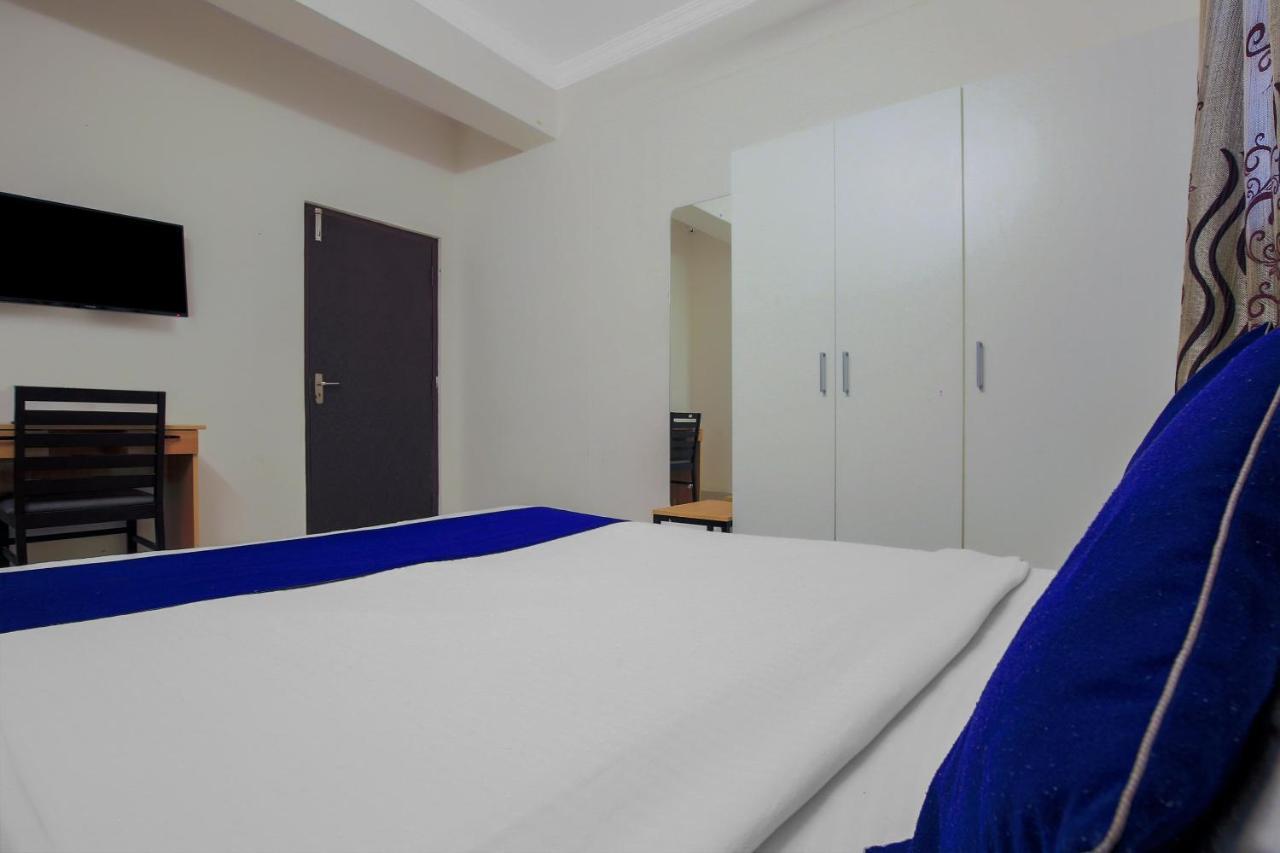 Oyo Silverkey 74581 Nallagandla Hotel Hyderabad Exterior photo